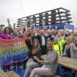 Stena Line hissar regnbågsflaggan