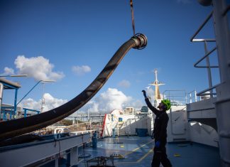 Intensiv arbetsvardag på oljefartyg i kusttrafik